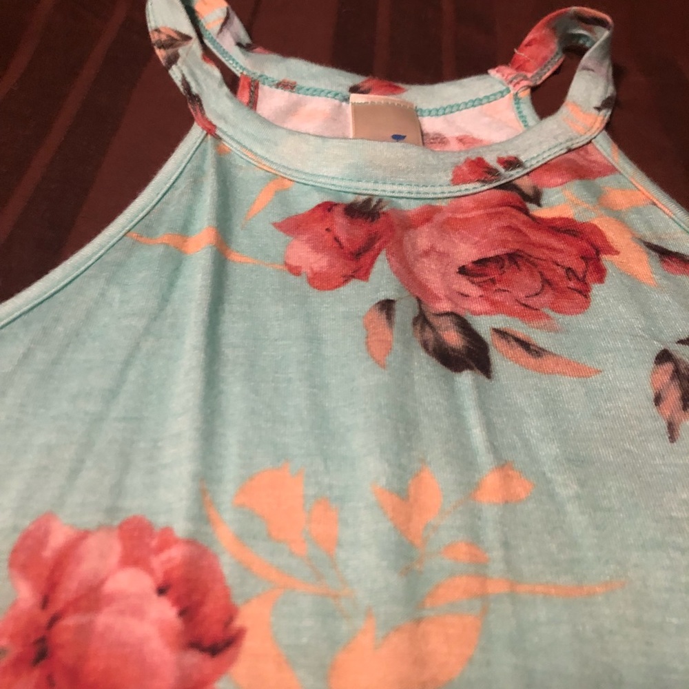 Brenda’s Cotton Floral Tank - Picture 8 of 8